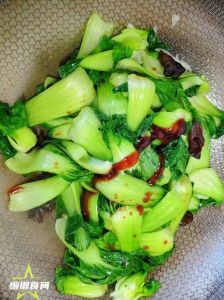 油菜一般炒熟几分钟_大火快炒嫩油菜，翠绿脆爽营养好