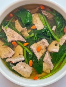 猪肝菠菜汤做法_补血明目营养汤