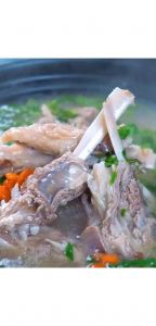 羊腿肉炖糊萝卜的家常做法_去膻提鲜，暖心暖胃
