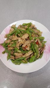 辣椒炒肉是哪里的菜系_湘菜经典，鲜辣味代表