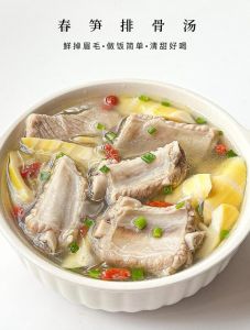 炖排骨千万不要先焯水_面粉盐水裹排骨，热锅慢煎炖更香