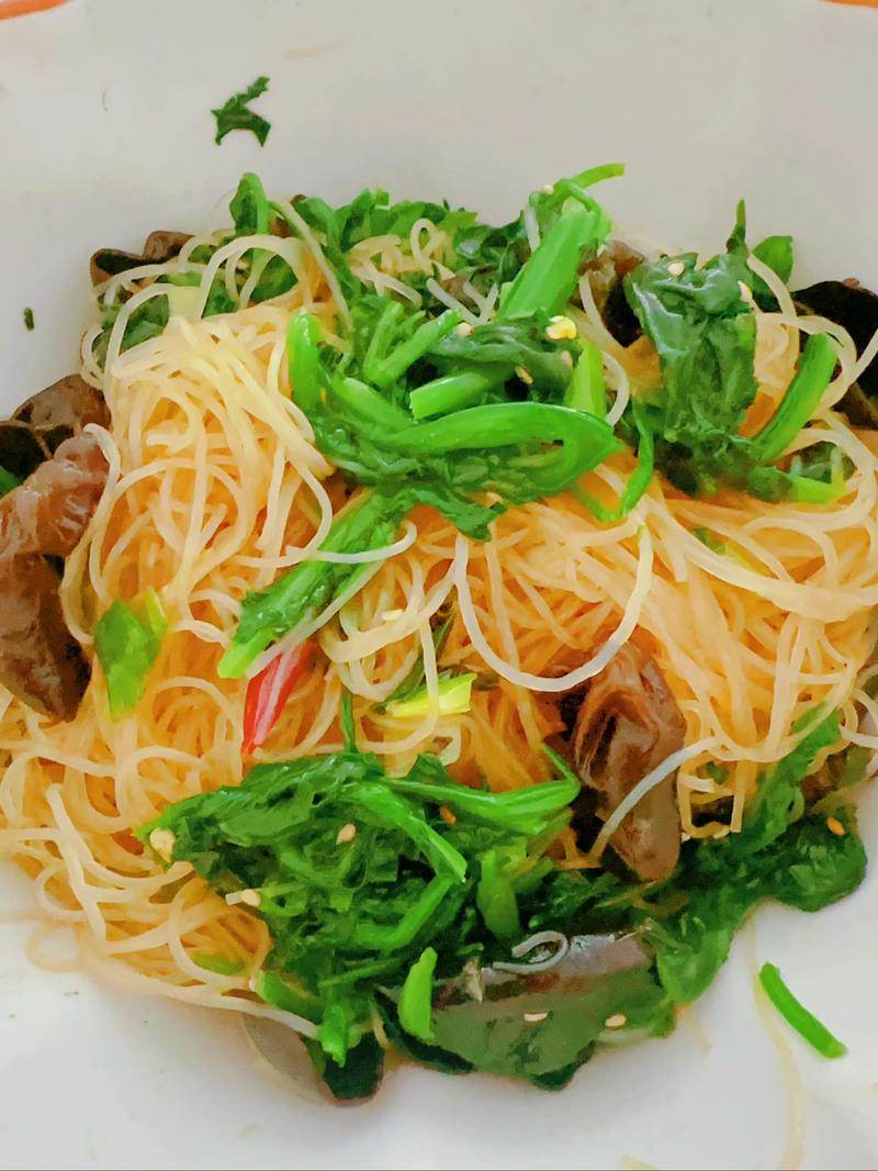 菠菜凉菜做法大全家常_四道凉拌菠菜，简单美味营养