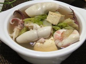 白菜炖笔管鱼正宗做法_白菜炖笔管鱼，鲜美家常，简单解冻火候好