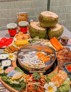 海南的饮食以什么为主_大米主食，文昌鸡粉酸粉等小吃，原味特色！