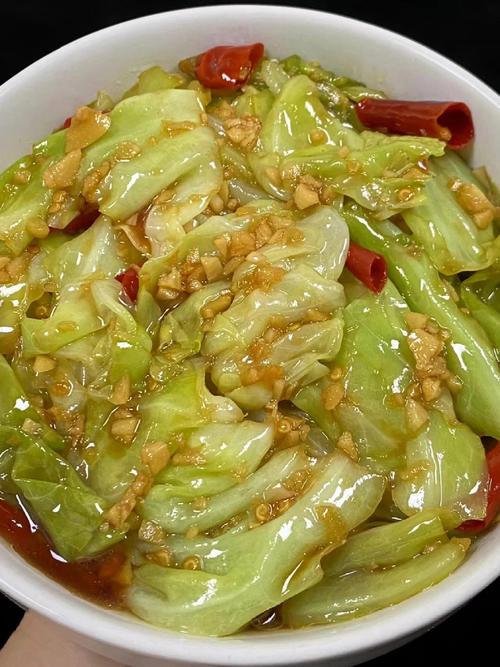 爆炒甘蓝的家常做法_爆炒甘蓝，火候油温是关键！
