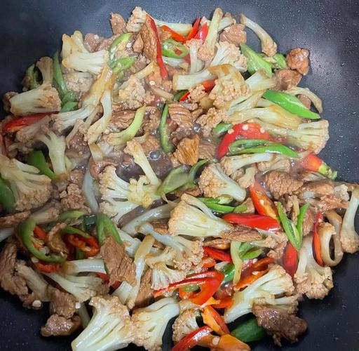黄花菜炒肉的做法_黄花菜炒肉做法，简单美味！