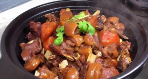 羊红烧肉的家常做法_自制香辣羊蝎子酱，冰箱风干牛肉，羊肉烩面配菜，剪刀面面团，鲶鱼冷藏，叉烧肉腌制