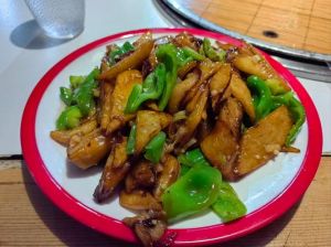 东北地三鲜原始是哪三种食材_茄子土豆青椒家常菜