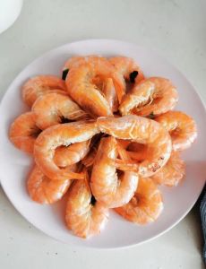 白灼虾一般煮几分钟_虾煮熟要多久？小中대小虾煮多久？