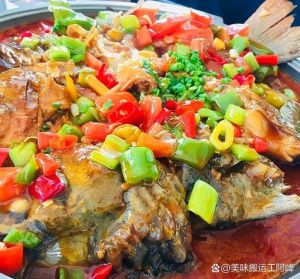 中餐厅周也阳朔啤酒鱼做法_鲜鱼斜切，啤酒焖煮香