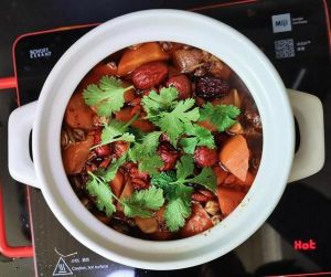 炖羊后腿家常做法_清炖羊腿肉，原味鲜香易做！