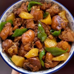 鸡脯肉炖土豆家常做法_腌鸡胸嫩滑，土豆后放软糯，盐晚加味好！