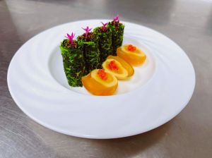 Coser插入视频片子：以创意方式展示多样菜肴制作过程与精彩瞬间