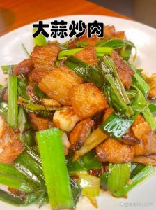 大蒜炒五花肉的做法_大蒜炒五花肉，家常美味，简单易学！