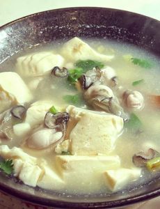 豆腐蛤蜊汤的做法_豆腐蛤蜊汤，夏日鲜美汤品