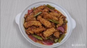 糖大肉的正确做法_糖醋五花肉配花生糖