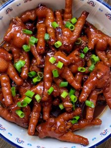 家常炖鸡爪配什么菜_香辣鸡爪土豆煲，家常好滋味！