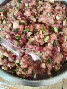 牛肉馅饺子开锅蒸多少分钟_蒸饺子多久？看肉馅面皮大小，水开后10-20分钟