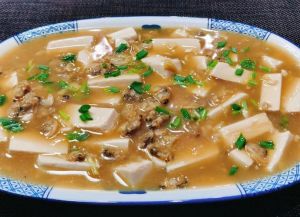 蛤蜊炖豆腐的正宗做法_鲜蛤豆腐汤，鲜美营养，老少皆宜
