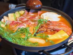 韩国无删减国产大片m精彩再现，带你品味正宗韩式美食的独特魅力