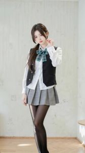 白桃jk黑丝粉嫩少女片：甜美味道与细腻口感的完美融合