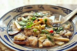 台式肉羹汤做法_腌肉配菜炒高汤，勾芡淋蛋液，鲜美又暖心！