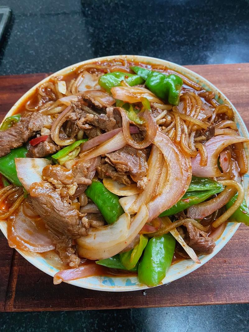 宁夏回民炒肉片的做法_宁夏家常炒肉片，鲜香入味！