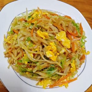 肉炒饼丝的家常做法_饼丝选对，肉丝上浆，分段控温更美味！