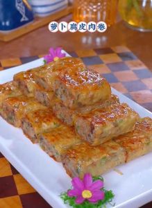 干豆皮肉卷的家常做法_东北豆腐皮卷肉馅，蒸制简单味美