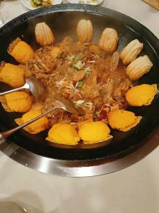 炖菜锅贴饼的做法大全_家常铁锅贴饼，香脆可口！