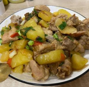 鸭肉适合配什么蔬菜一起煮_鸭肉炖土豆胡萝卜香菇家常菜
