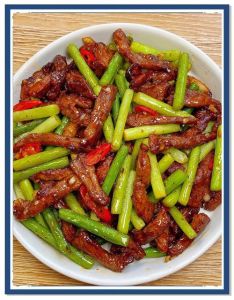 肉丝炒什么配菜100道_肉丝配菜有讲究，选对更美味！