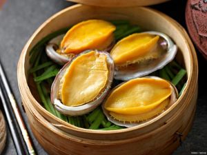 清蒸鲍鱼几分钟能熟_蒸鲍鱼多长时间？大小不同时间各异