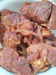 卤牛肉煮40分钟熟了吗_部位不同时间各异