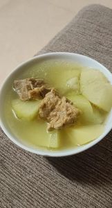 木瓜煲骨头汤做法大全家常_电压力锅煲木瓜汤，简单又快捷！