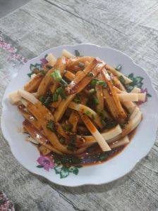 老豌豆凉粉正宗做法_云南豌豆凉粉，清爽解暑小吃！