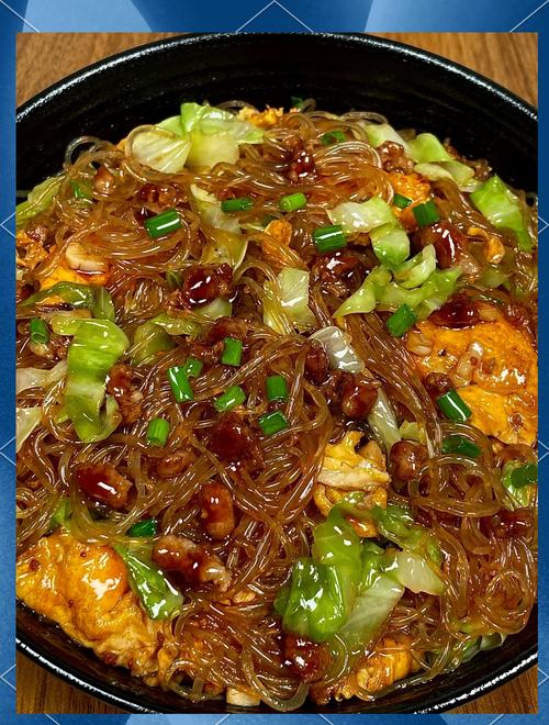 肉末炒粉条的家常做法_蚂蚁上树肉末炒粉条，下饭川菜，爽滑美味！
