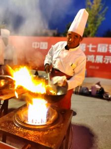 探索b站入口国产mv视频，结合美食元素带你感受不同地域的特色菜谱与烹饪风采