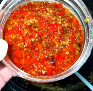 纯手工辣椒酱制作方法_手工做辣椒酱，家常美味这样做！