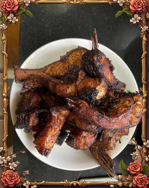 油炸鲤鱼的腌制方法_家常炸鱼块，外酥里嫩，鲜美可口！