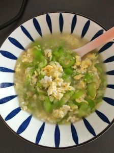 正宗丝瓜鸡蛋汤做法_丝瓜蛋花汤，清新又解暑