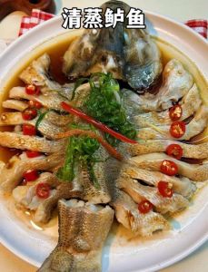 鲈鱼几分钟才能蒸熟_深秋清蒸鲈鱼去腥嫩滑秘诀