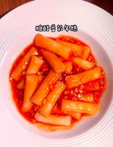 简单水煮年糕的做法_家常水煮年糕，简单美味易做！