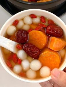 番薯芋头糖水的做法_番薯芋头糖水，香甜软糯营养好
