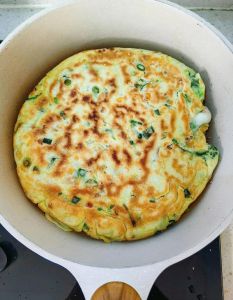 烙糊饼的家常做法_烙饼要稀薄，香脆口感好