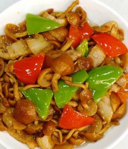 滑子菇的家常做法_滑子菇炒牛肉，营养美味，增强抗寒