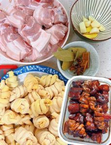 百叶包肉红烧的家常做法_肉馅紧实包百叶，蒸煮红烧麻香油亮