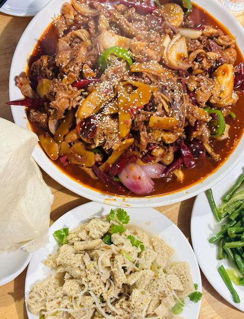 麻辣兔肉最正宗的做法_焯水炒制炖入味