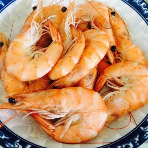 大青虾水煮几分钟_大虾煮多久？新鲜快煮，冷冻稍长，锁鲜不柴