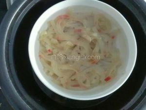 猪皮隔水蒸多久会熟_蒸炖猪皮冻，做法多样风味佳，富含胶原好口感